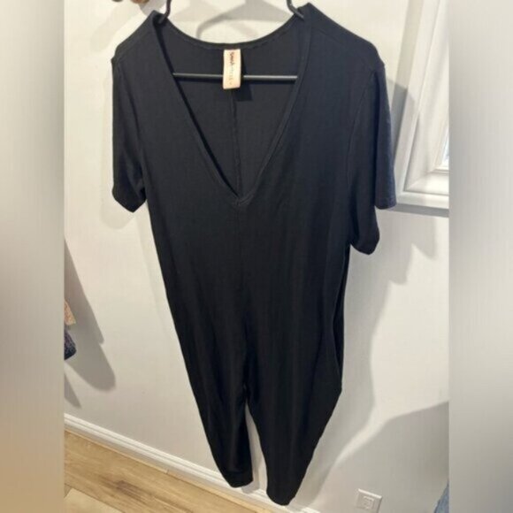 SMASH & TESS SUNDAY ROMPER IN MIDNIGHT BLACK - Size L & M - Picture 8 of 12